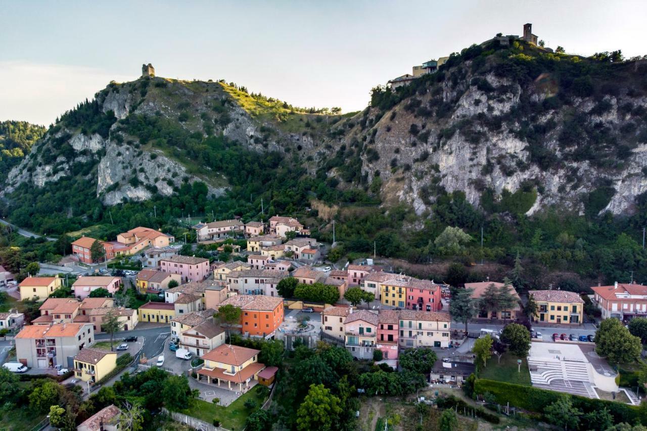 La Locanda Del Povero Diavolo Torriana ภายนอก รูปภาพ