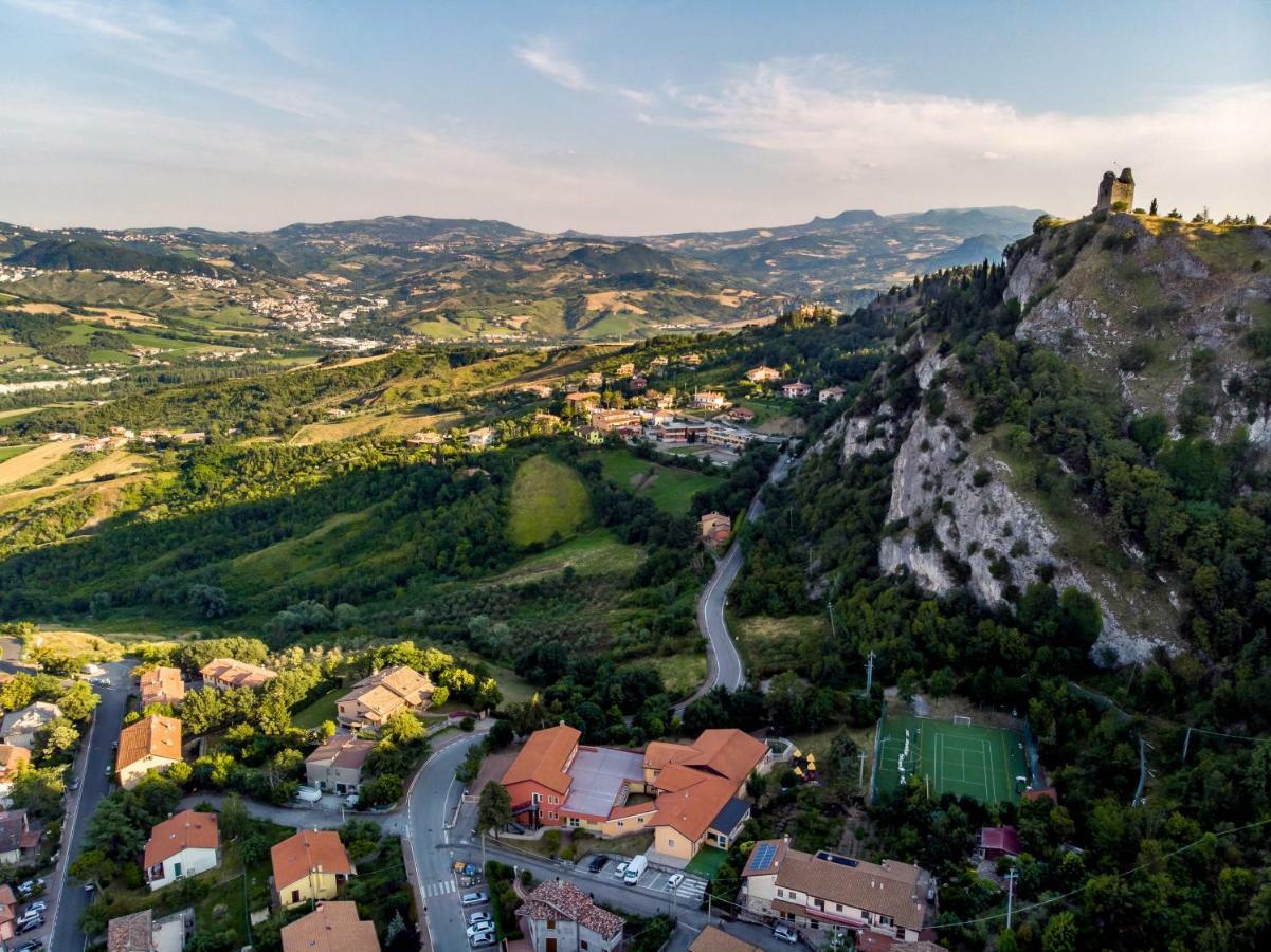 La Locanda Del Povero Diavolo Torriana ภายนอก รูปภาพ