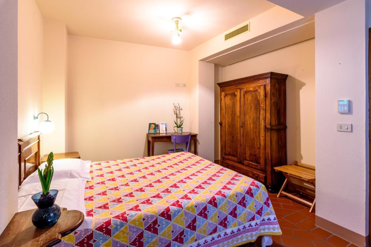 La Locanda Del Povero Diavolo Torriana ภายนอก รูปภาพ